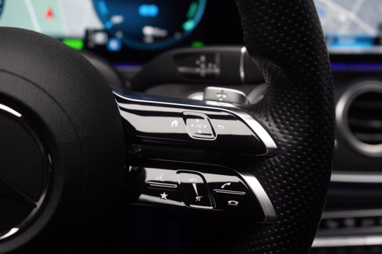 (B-483) Mercedes-Benz(Hybrid) E 300 e T 9G-Tronic AMG Distronic/Kamera/Lane/ - Image 15