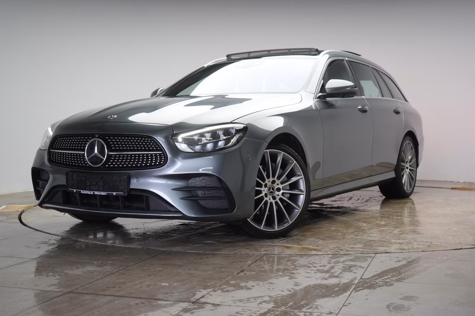 (B-198) Mercedes-Benz E 300 d 4Matic T 9G-Tronic AMG Distronic/Kamera/ - Image 3