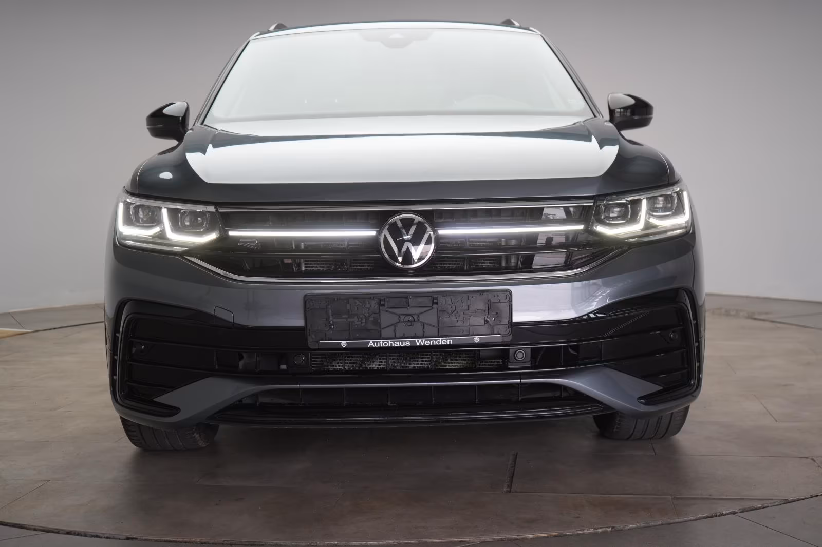 (B-606) Volkswagen Tiguan Allspace 2.0 TSI 4Motion DSG R-Line ACC/K - Image 2