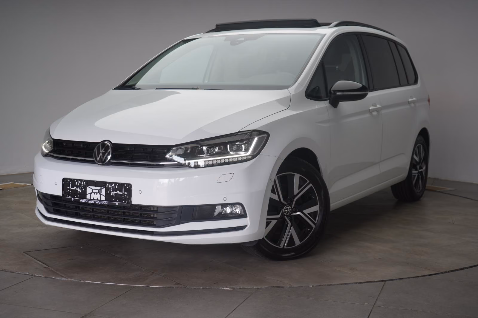 (B-751) Volkswagen Touran 2.0 TDI DSG Highline ACC/Kamera/Pano/Virt - Image 3