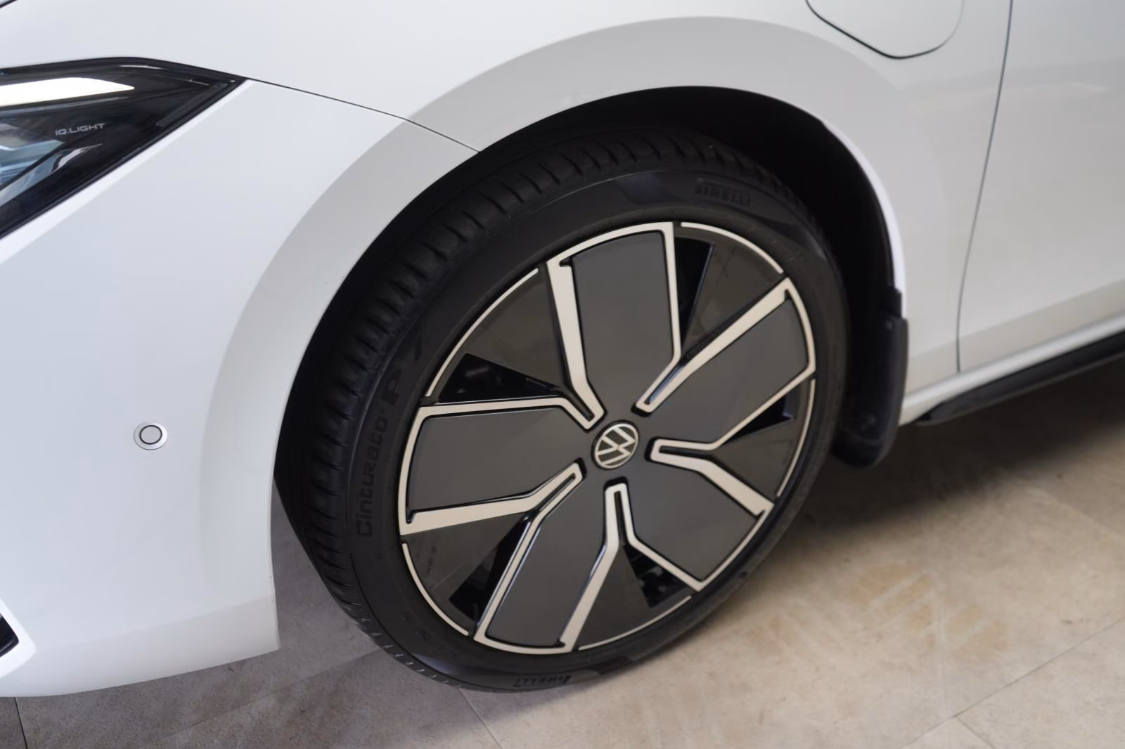 (B-479) Volkswagen(Hybrid) Passat 1.5 e-Hybrid DSG R-Line ACC/Kamera/Pano/L - Image 25