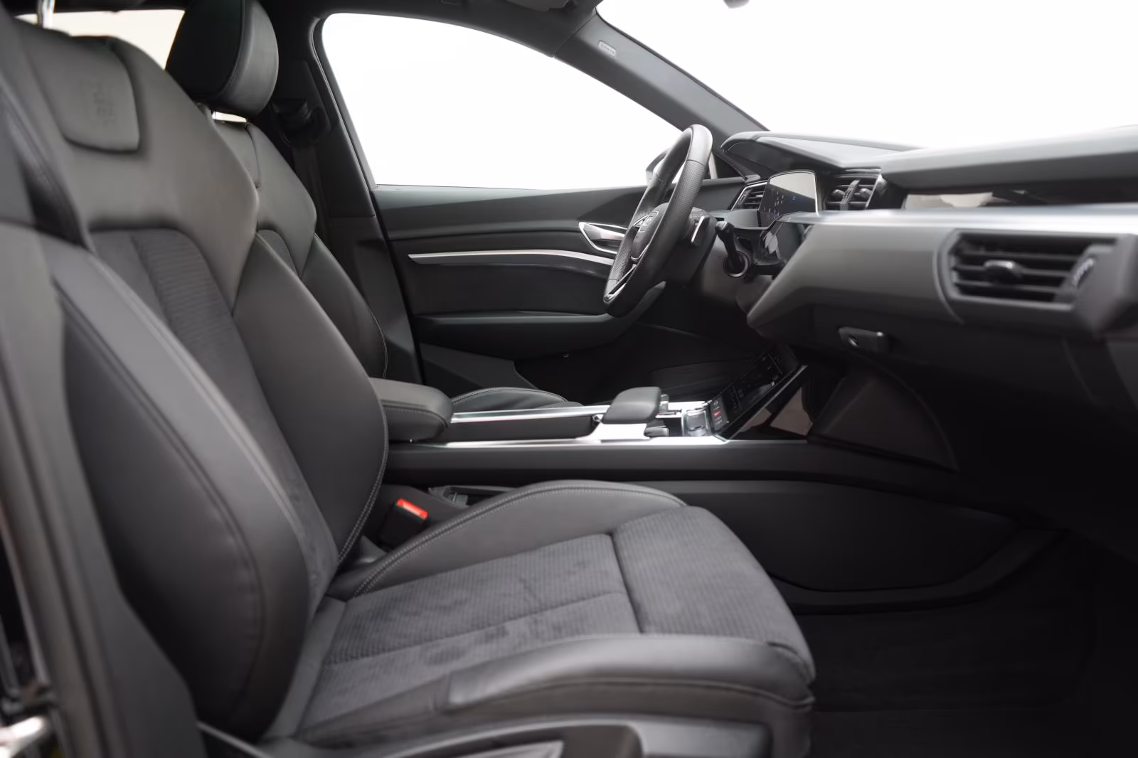 (B-373) Audi e-tron 55 quattro S line ACC/Kamera/Virtual/Pano - Image 9