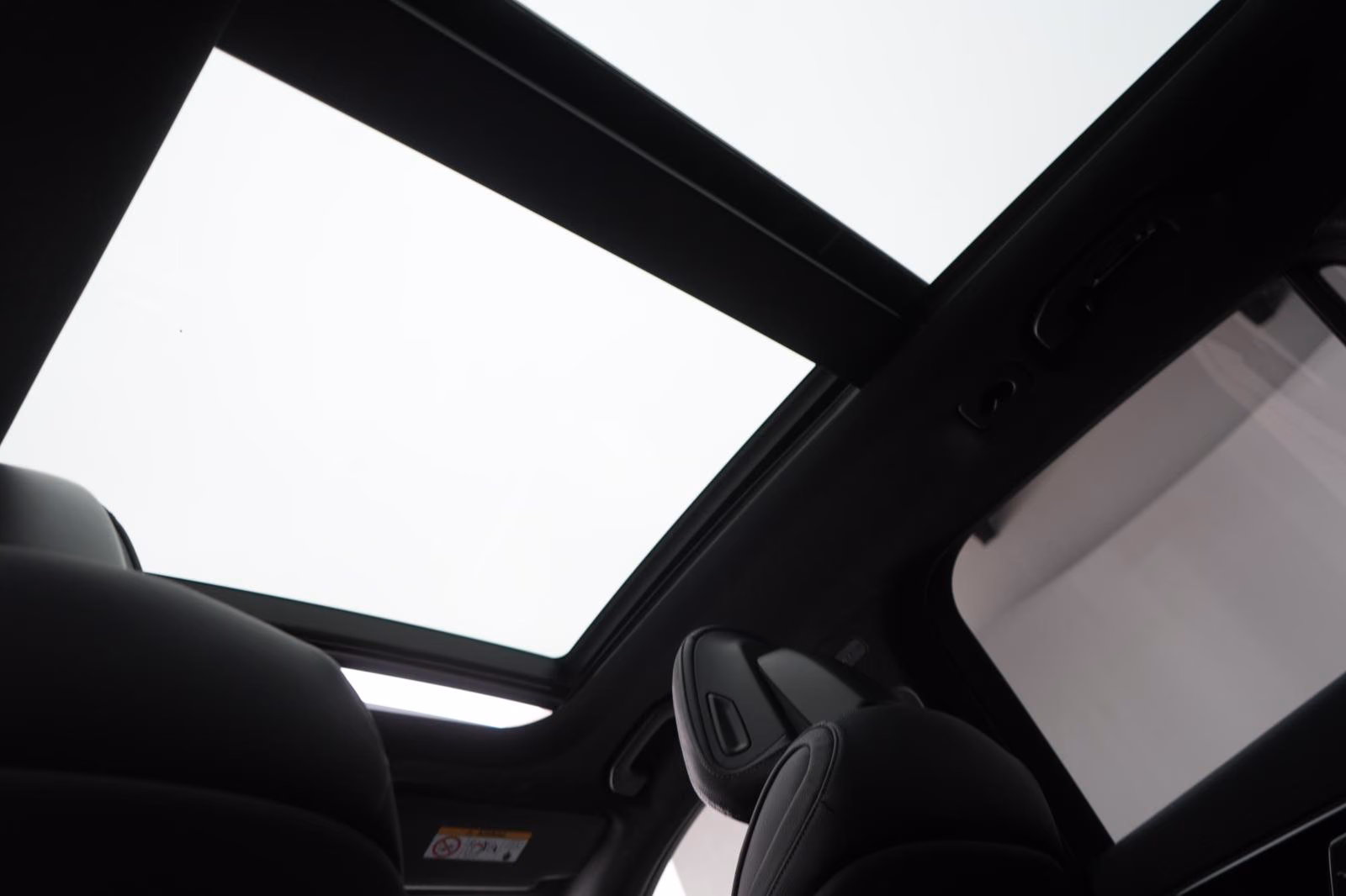 (B-542) Mercedes-Benz GLC 300 4Matic 9G-T AMG Leder/HUD/Distronic/ - Image 12