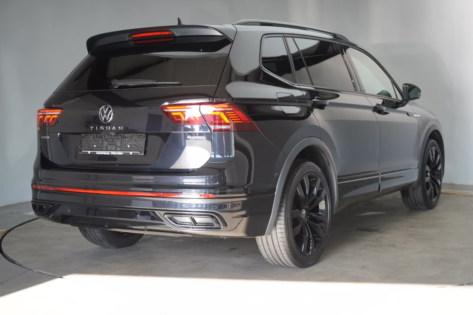 (B-589) Volkswagen Tiguan Allspace 2.0 TDI 4Motion DSG R-Line ACC/K - Image 5