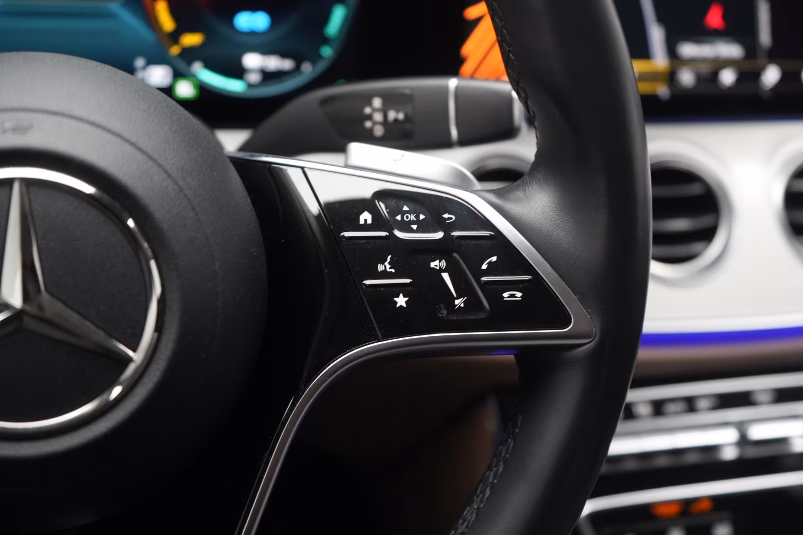 (B-237) Mercedes-Benz(Hybrid) E 300 de 9G-Tronic Leder/Softclose/Distronic/Kam - Image 16