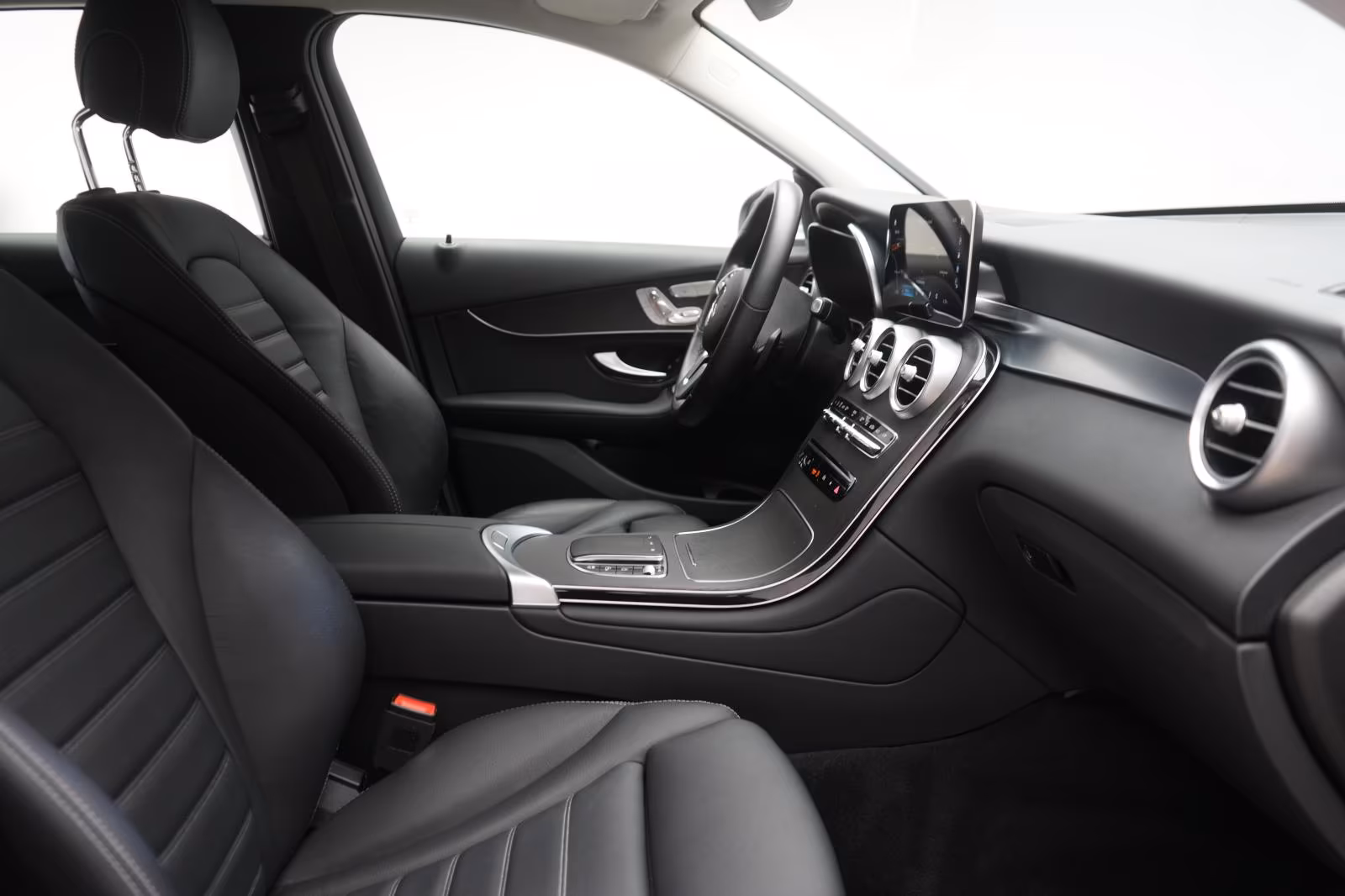 (B-037) Mercedes-Benz(Hybrid) GLC 300 de 4Matic 9G-Tronic Leder/Temp/Kam - Image 9