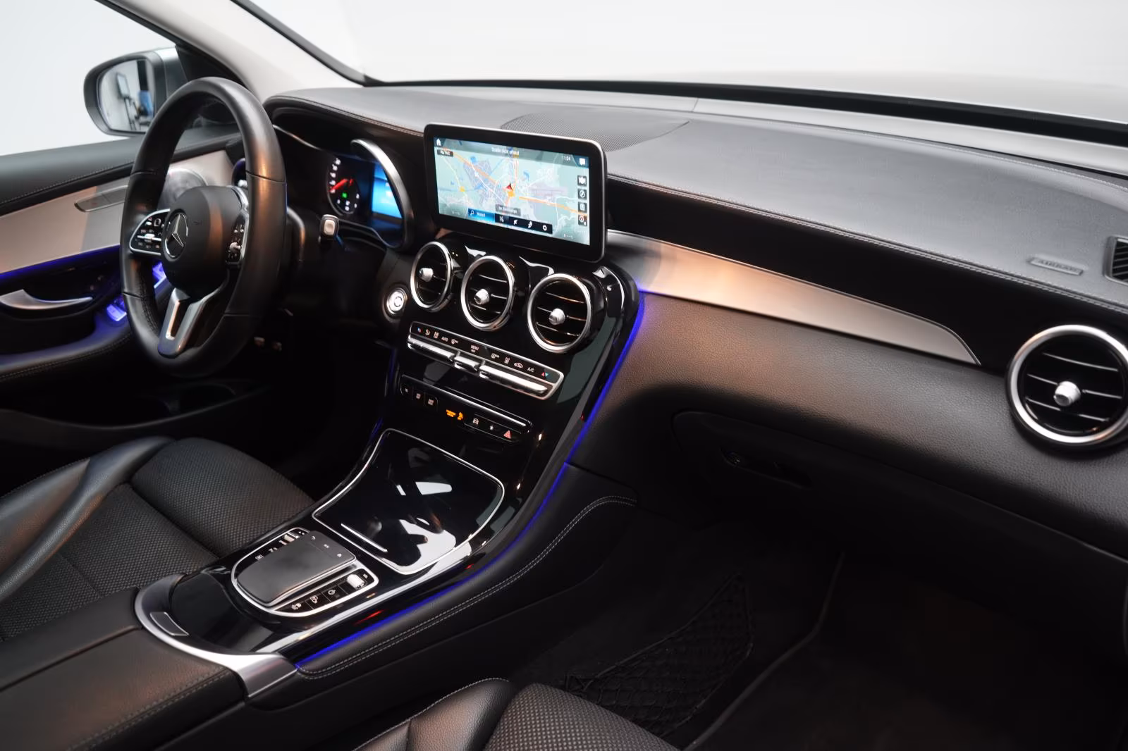 (B-503) Mercedes-Benz(Hybrid) GLC 300 e 4Matic 9G-Tronic Distronic/Kamera/P - Image 10