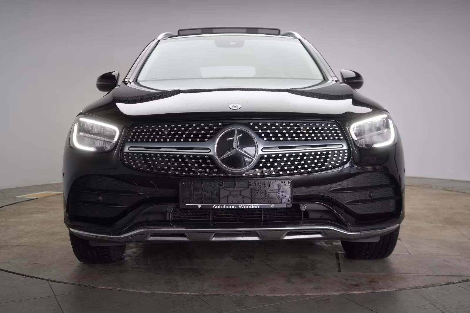 (B-239) Mercedes-Benz GLC 300 d 4Matic 9G-Tronic AMG Temp/Kamera/ - Image 2