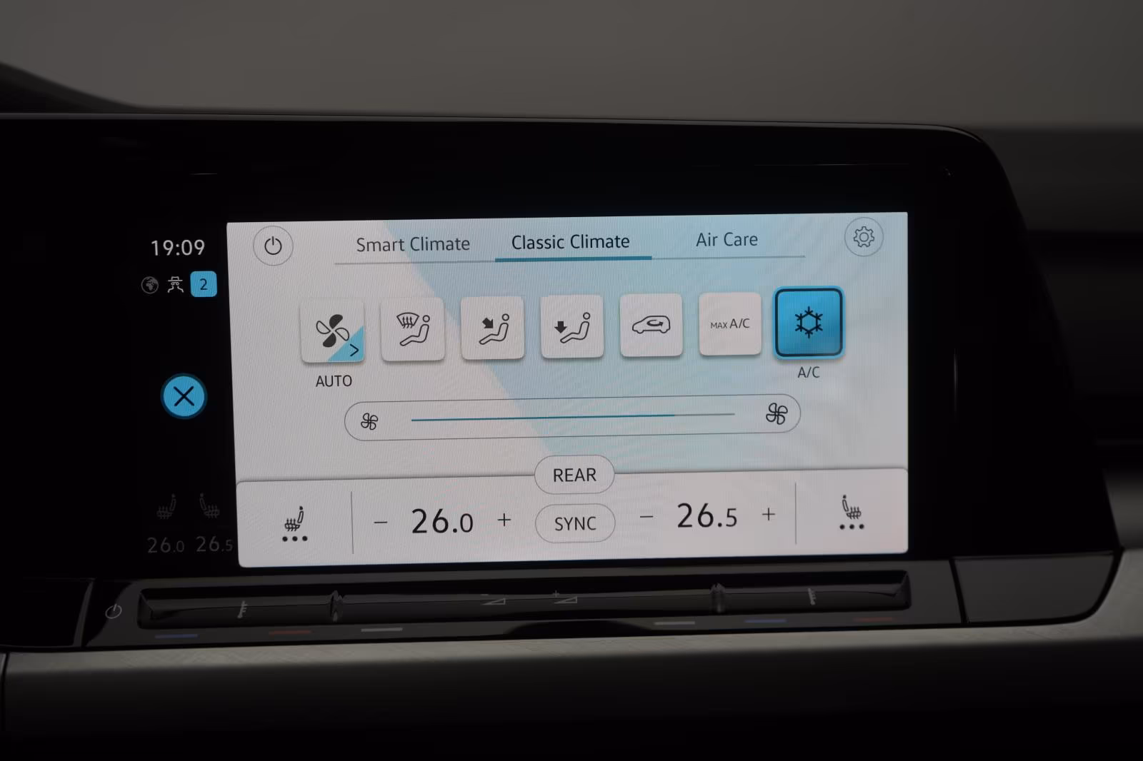 (B-323) Volkswagen Golf 1.5 eTSI DSG Life ACC/Kamera/Virtual/Lane/S - Image 17