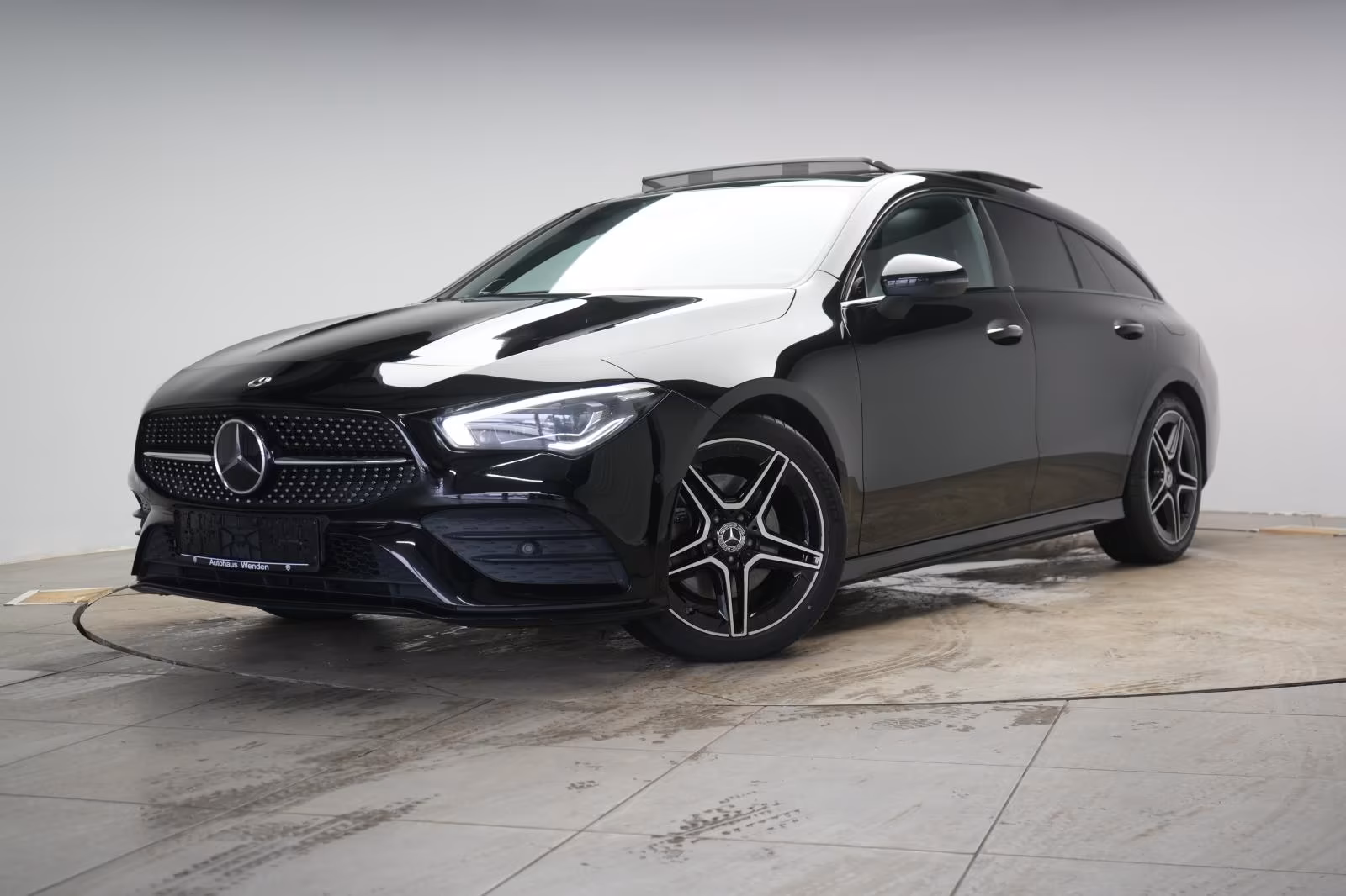 (B-710) Mercedes-Benz CLA 220 Shooting Brake d 8G-DCT AMG Distronic/K - Image 3