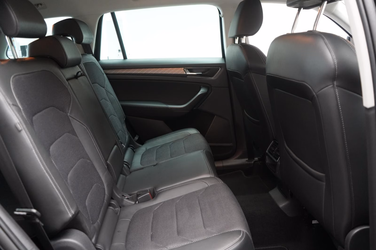 (B-093) Skoda(7 ghế) Kodiaq 2.0 TDI 4x4 DSG Style ACC/Kamera/Virtual/ - Image 11