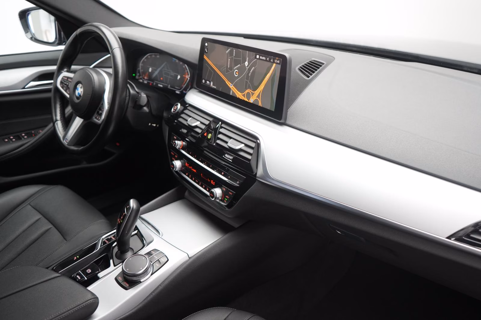 (B-322) BMW 520 d M Sport Leder/Temp/Virtual/CarPlay - Image 11