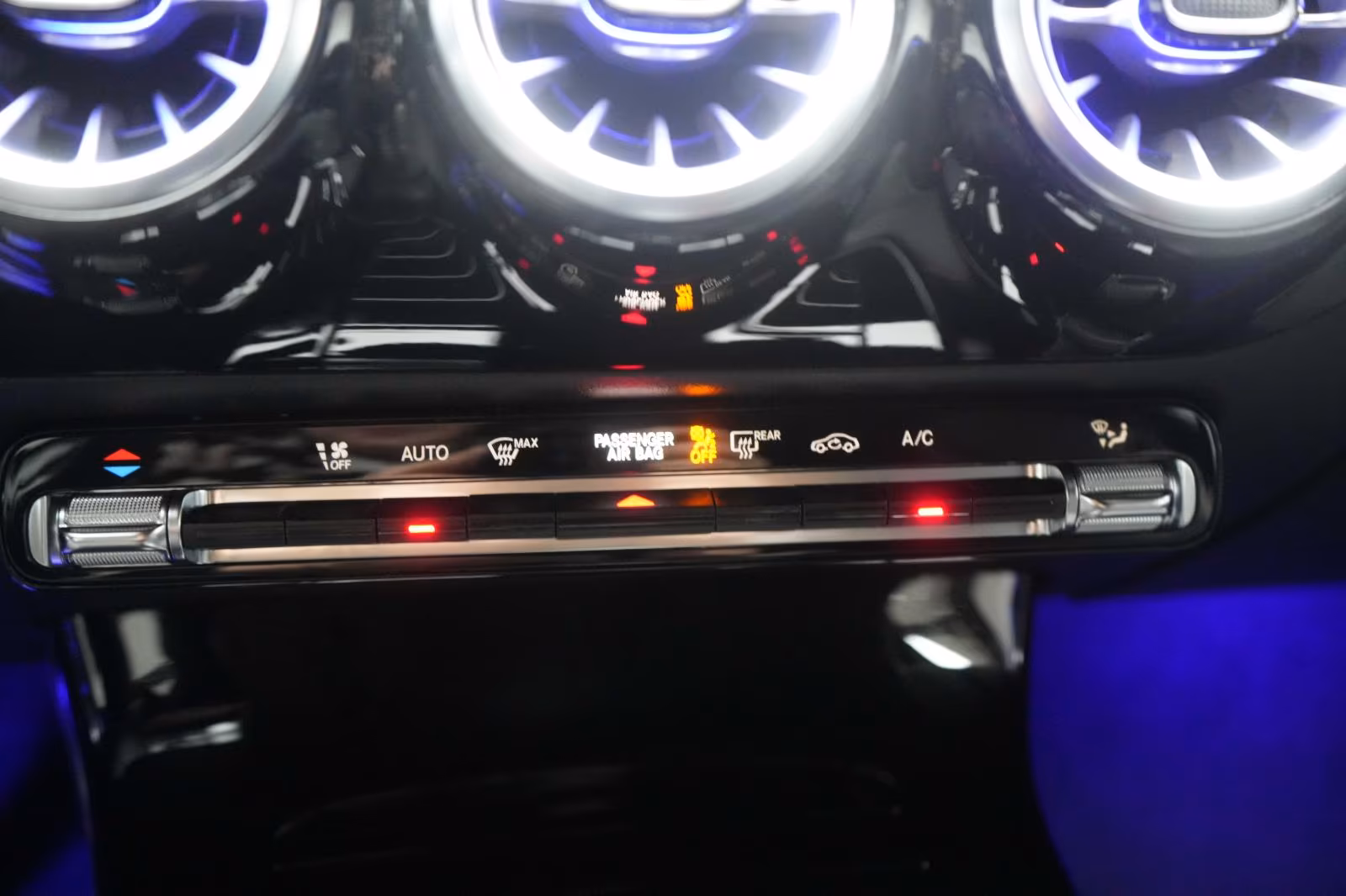 (B-727) Mercedes-Benz A 220 d 8G-DCT AMG Temp/Kamera/HUD/Lane/ - Image 14