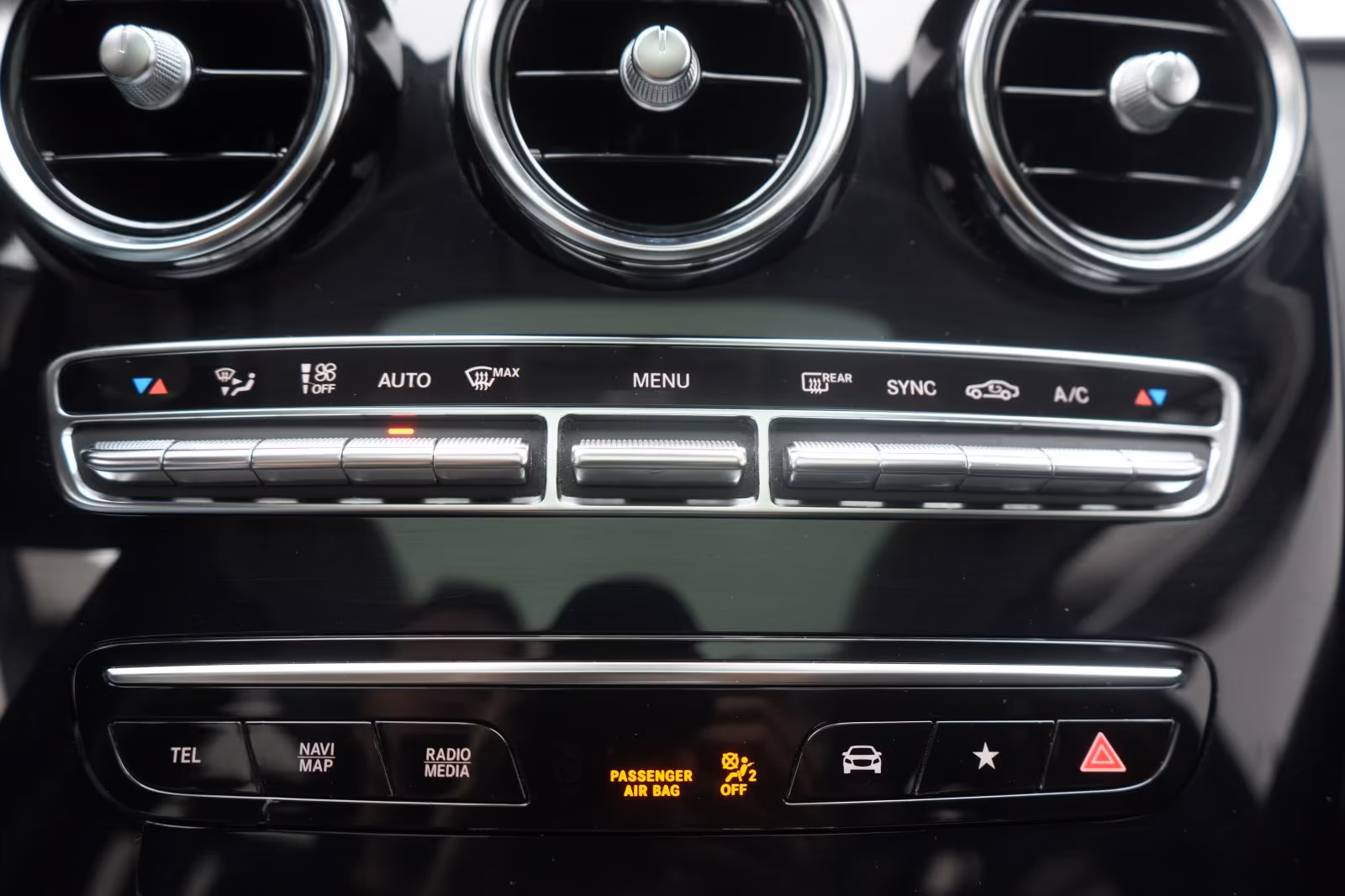 (B-728) Mercedes-Benz GLC 220 d 4Matic 9G-Tronic Distronic/Kamera/Pan - Image 13