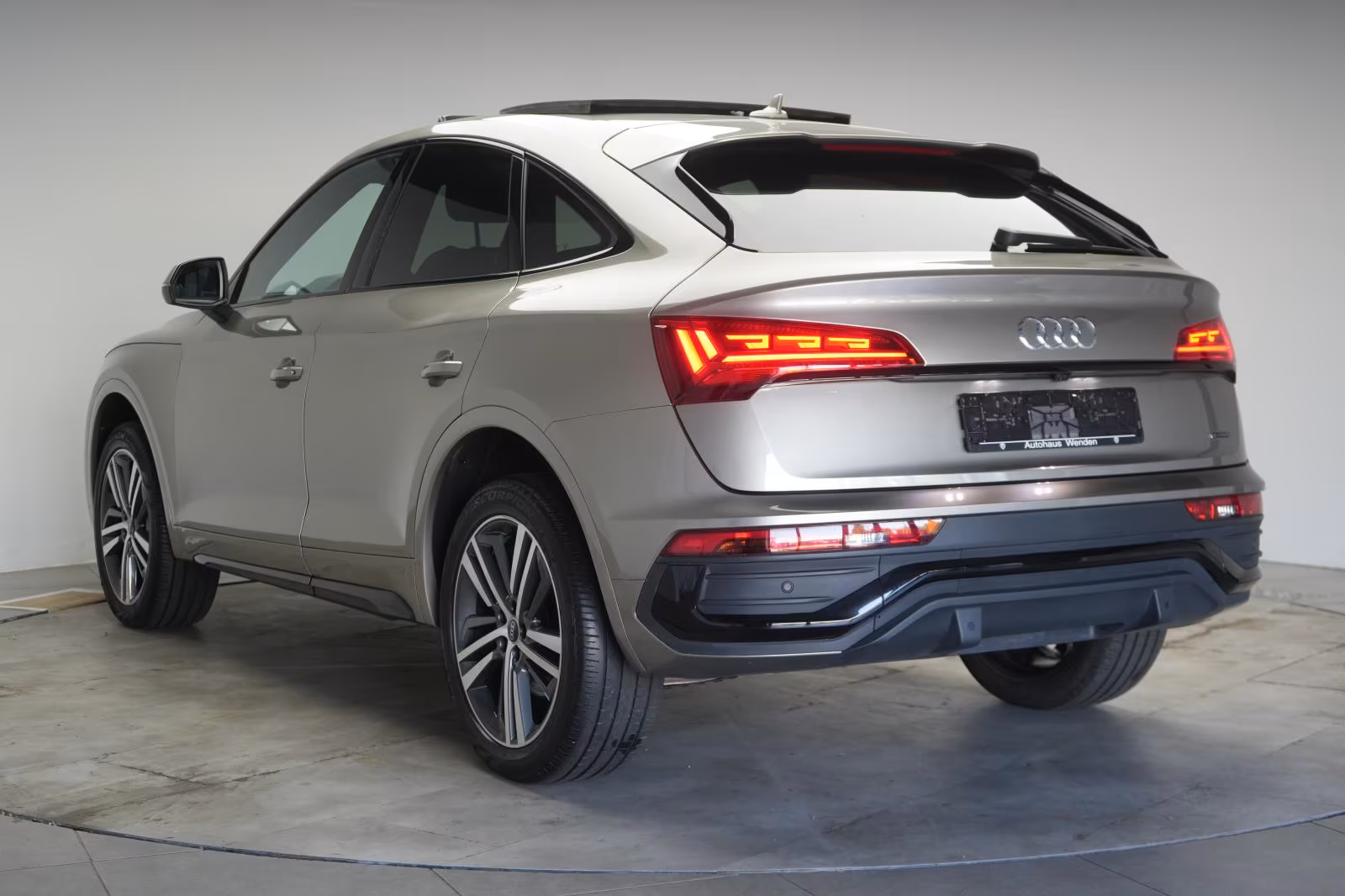 (B-299) Audi Q5 50 TDI Sportback quattro S line Temp/Ka - Image 4