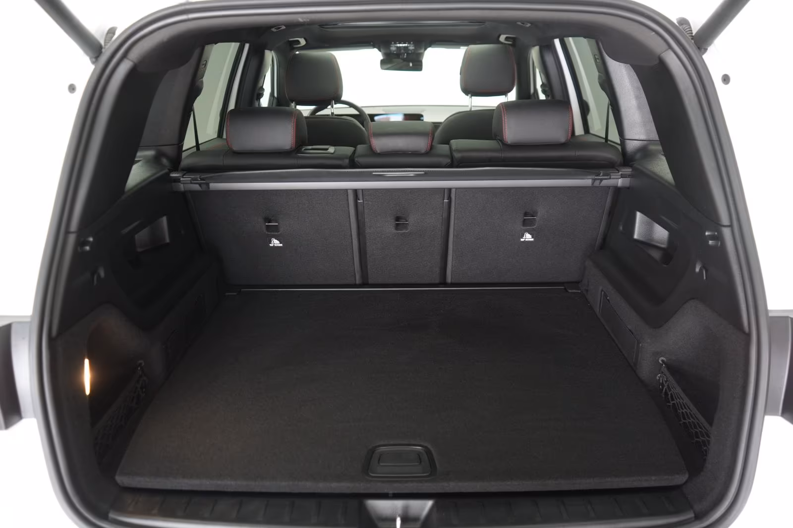 (B-708)  Mercedes-Benz GLB 220 d 4Matic 8G-DCT AMG Line Advanced - Image 26