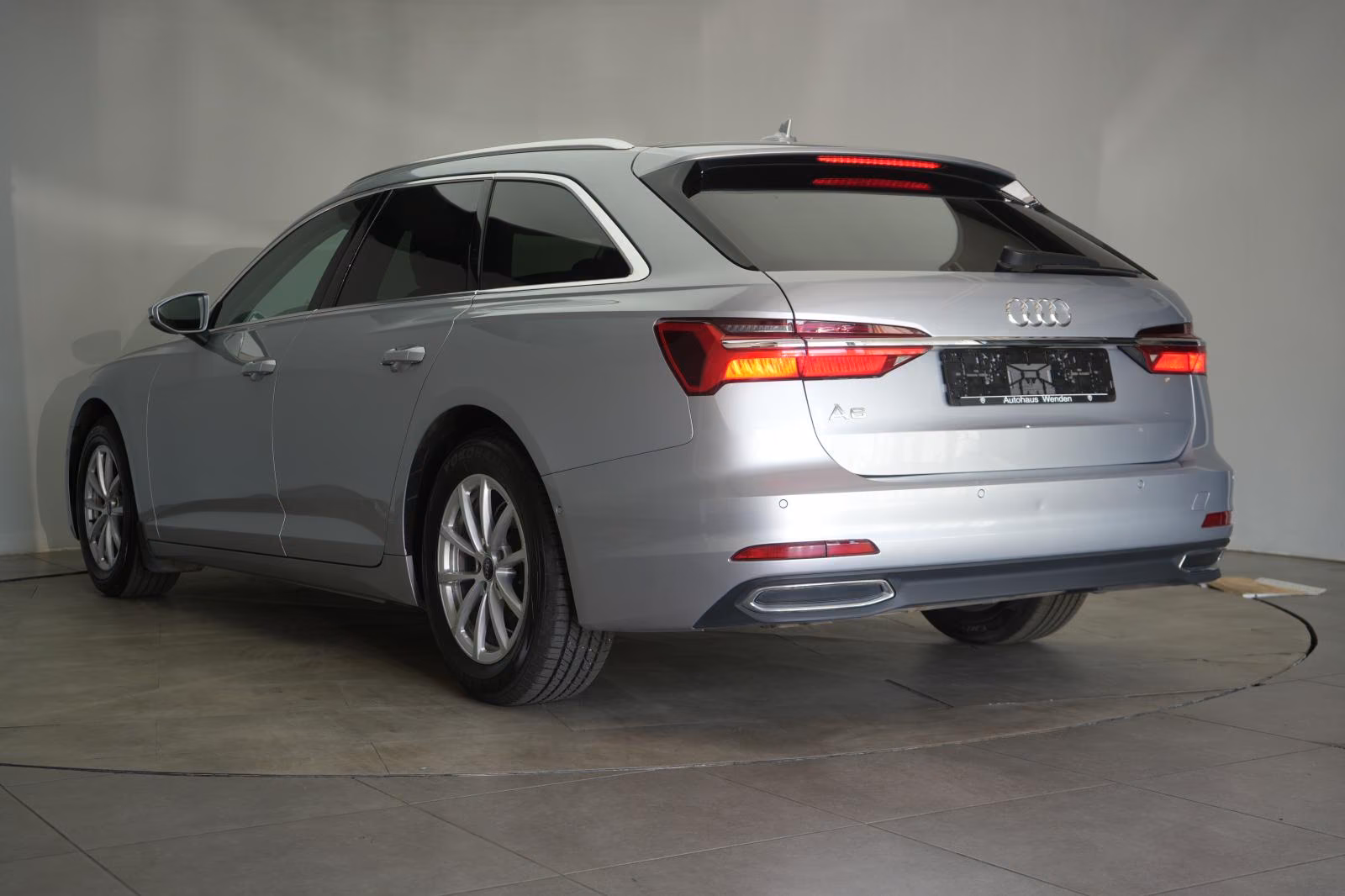 (B-466) Audi A6 Avant 40 TDI S tronic Navi/ACC/Lane/AHK - Image 4