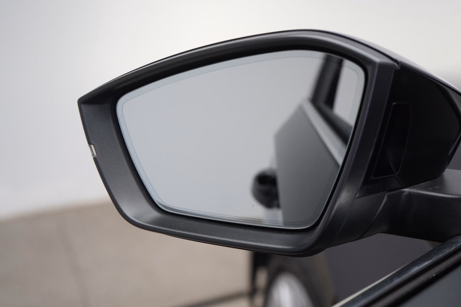 (B-612) Skoda Superb 2.0 TDI DSG ACC/Kamera/Pano/Virtual/Lane - Image 24