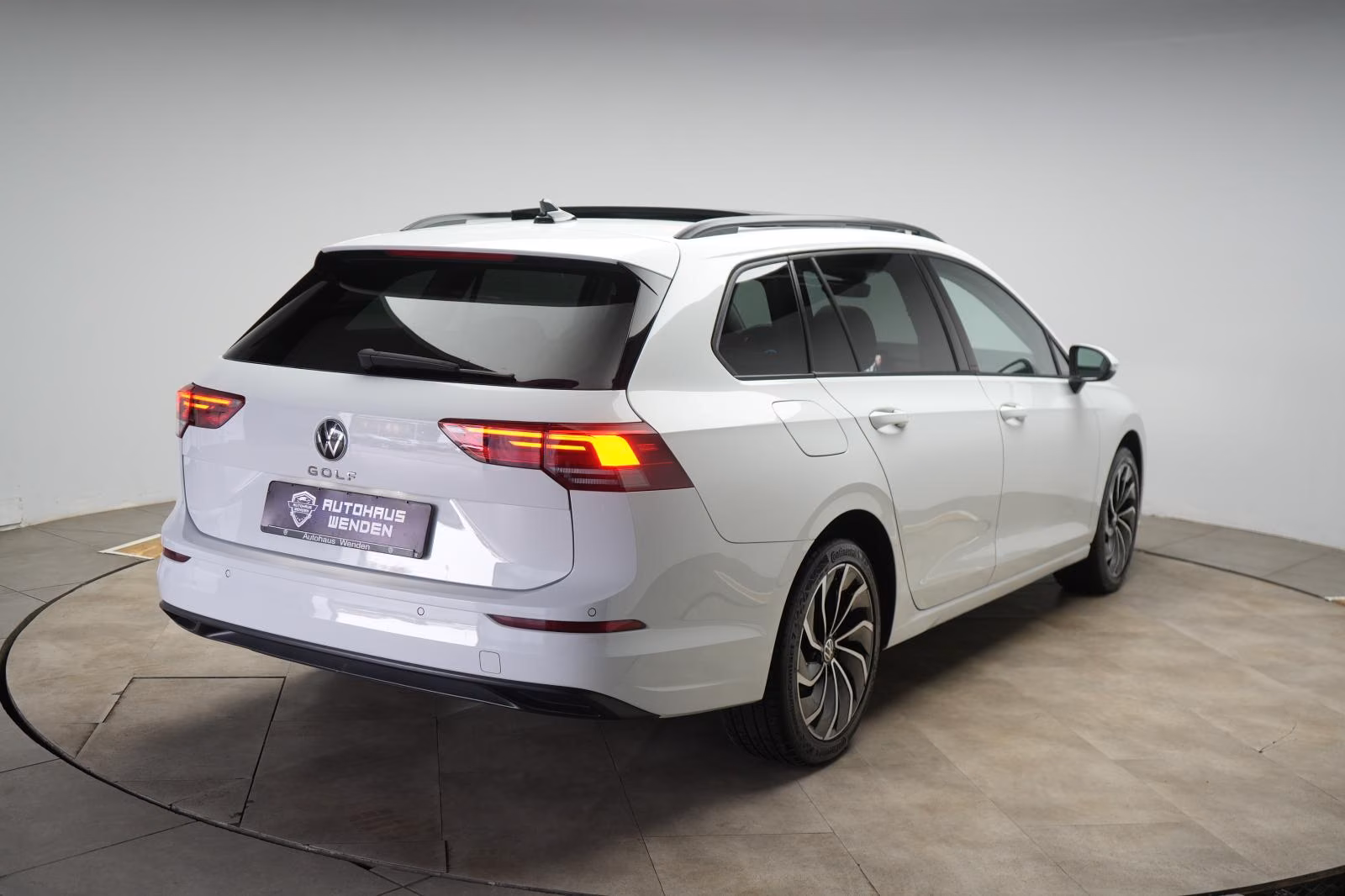 (B-046) Volkswagen Golf 2.0 TDI SCR DSG Life CarPlay/ACC/Virtual/P - Image 4
