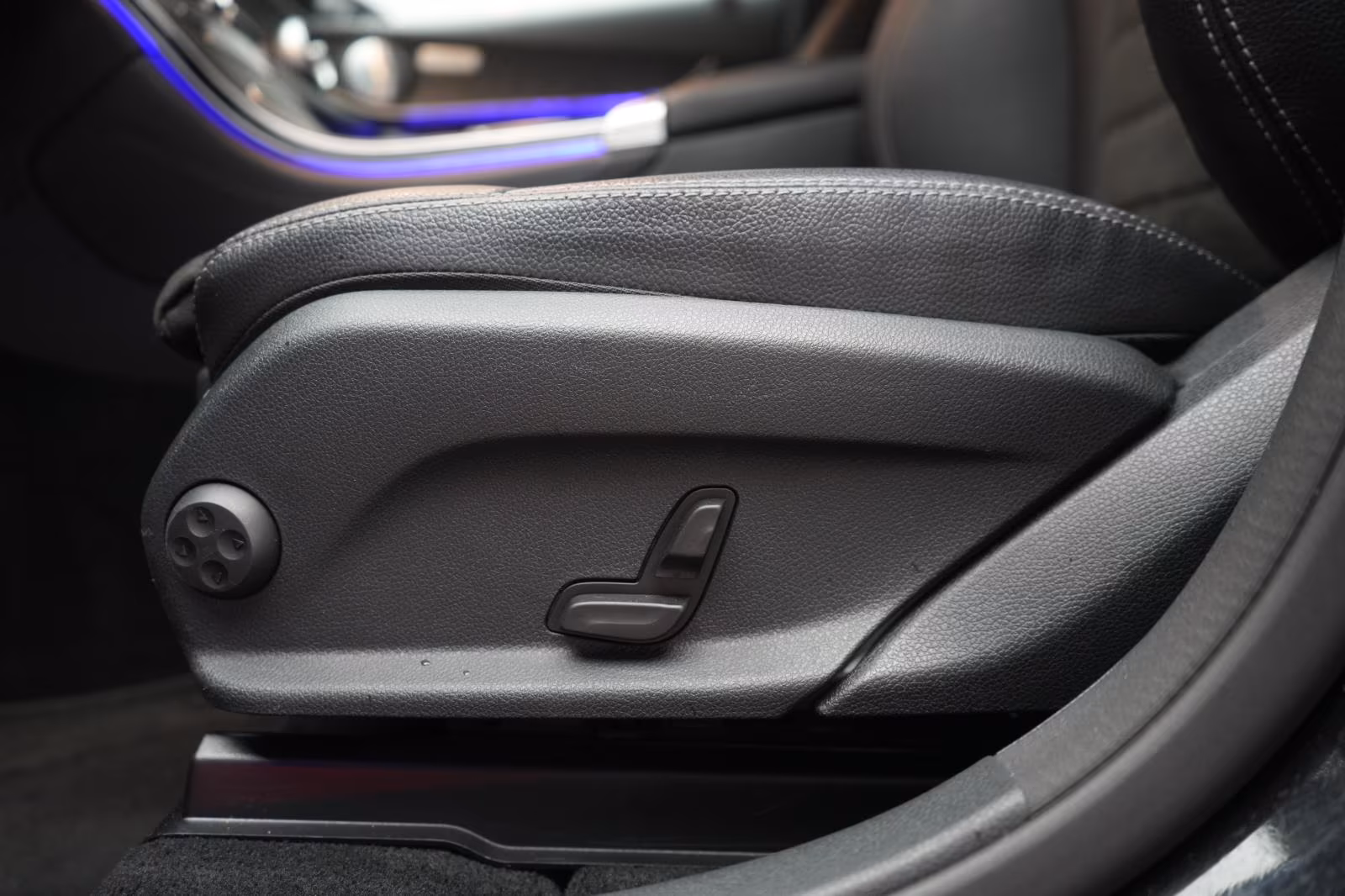 (B-232) Mercedes-Benz GLC 300 d 4Matic 9G-Tronic AMG Temp/Kamera/ - Image 13