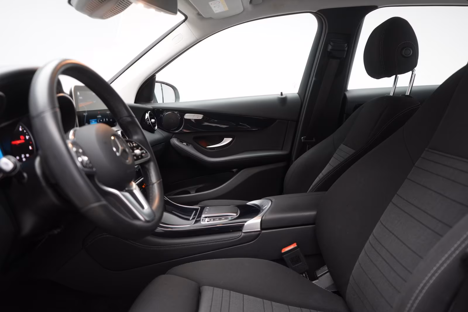 (B-721) Mercedes-Benz GLC 220 d 4Matic 9G-Tronic Autopilot/Distronic/L - Image 6