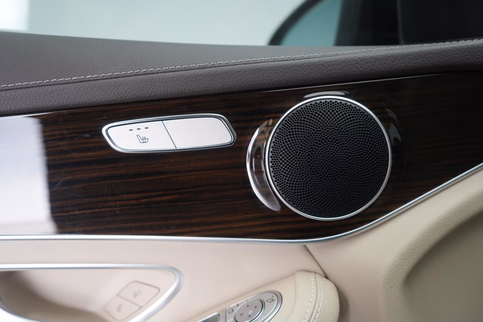 (B-05) Mercedes-Benz GLC 300 4Matic 9G-Tronic AMG Leder/Temp/Pano/Kam - Image 15