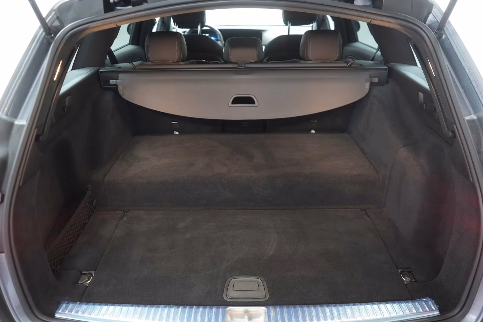 (B-483) Mercedes-Benz(Hybrid) E 300 e T 9G-Tronic AMG Distronic/Kamera/Lane/ - Image 24