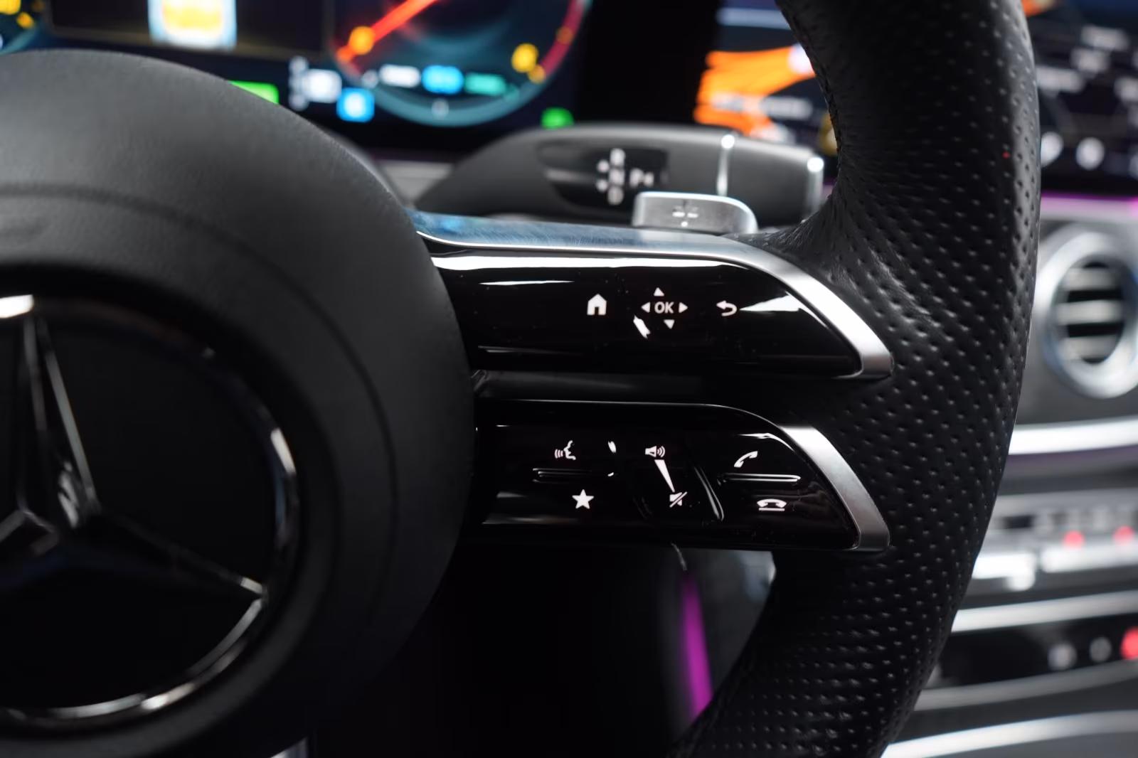 (B-607) Mercedes-Benz E 220 d T 9G-Tronic AMG CarPlay/Temp/Kamera/ - Image 13