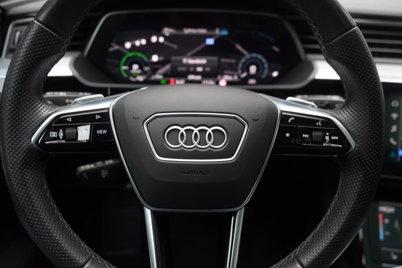 (B-506) Audi e-tron 55 quattro S line - Image 13