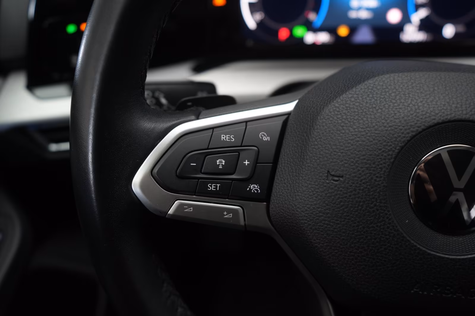 (B-303) Volkswagen Golf 2.0 TDI DSG Life Appconnect/ACC/Virtual/Lan - Image 12