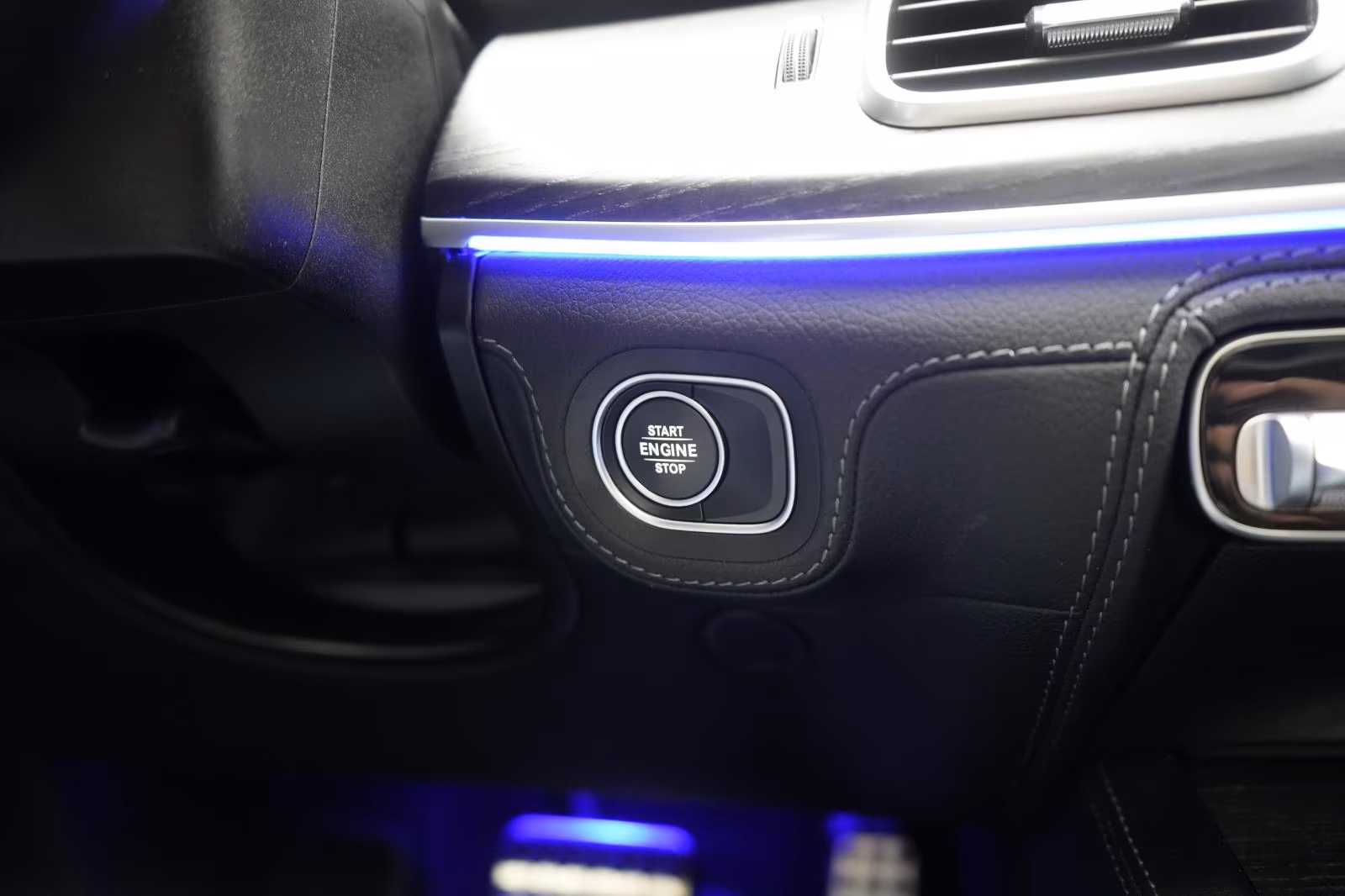 (B-460) Mercedes-Benz(Hybrid) GLE 350 de 4Matic 9G-Tronic AMG Distronic/HUD/Ka - Image 15