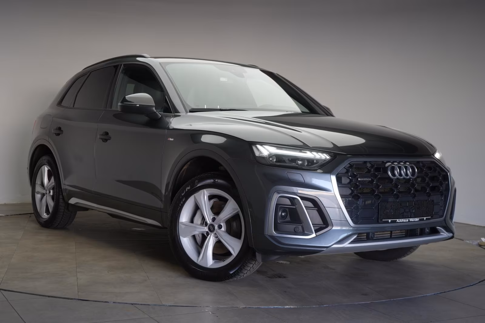 (B-287) Audi Q5 50 TFSIe quattro S tronic S line ACC/K - Image 1