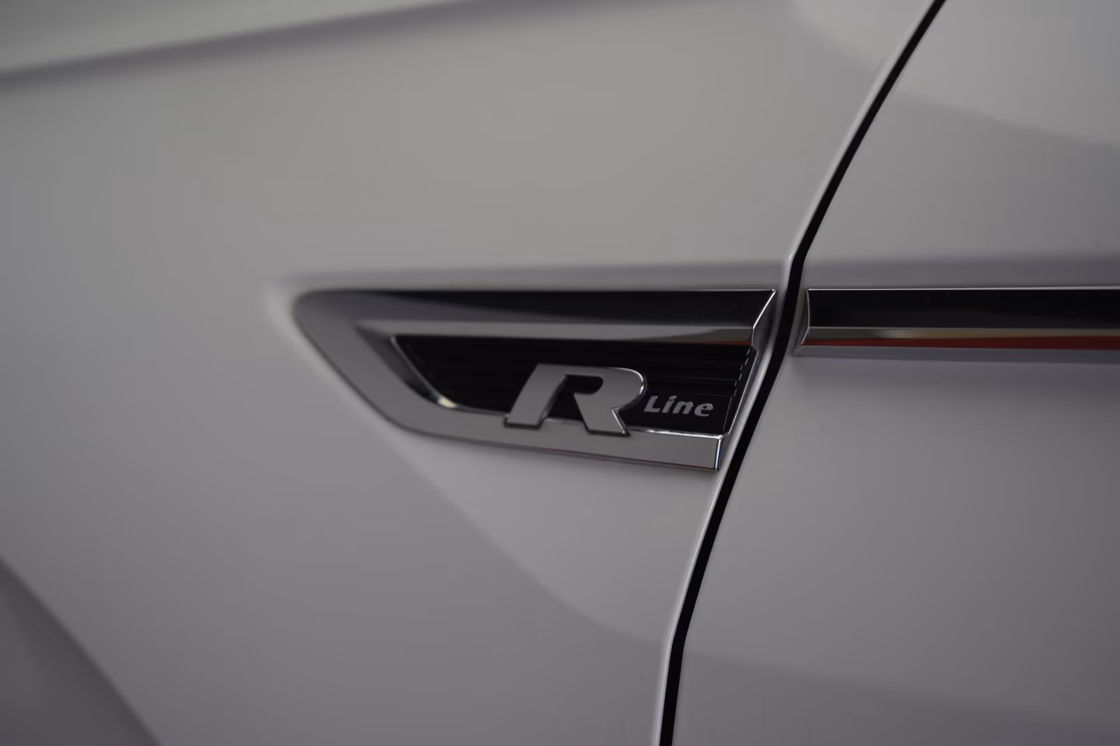 (B-480) Volkswagen Tiguan Allspace 2.0 TDI 4Motion DSG R line Navi - Image 16