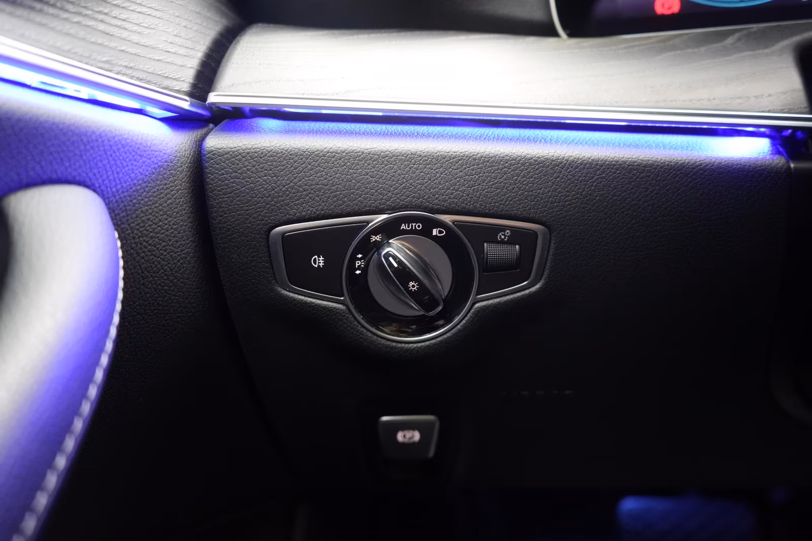 (B-711) Mercedes-Benz(Hybrid) E 300 de 9G-Tronic AMG Distronic/Kamera/Pano/Bur - Image 14