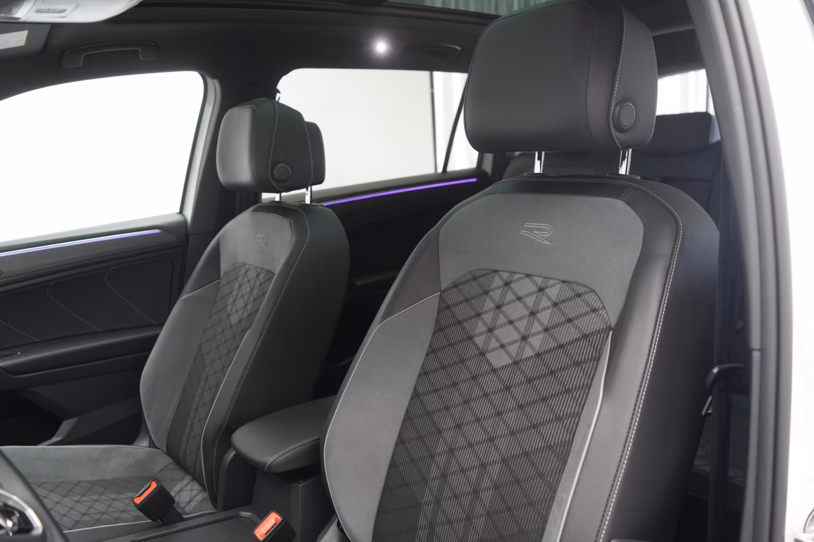 (B-063) Volkswagen Tiguan Allspace 2.0 TDI 4Motion DSG R-Line ACC/V - Image 7