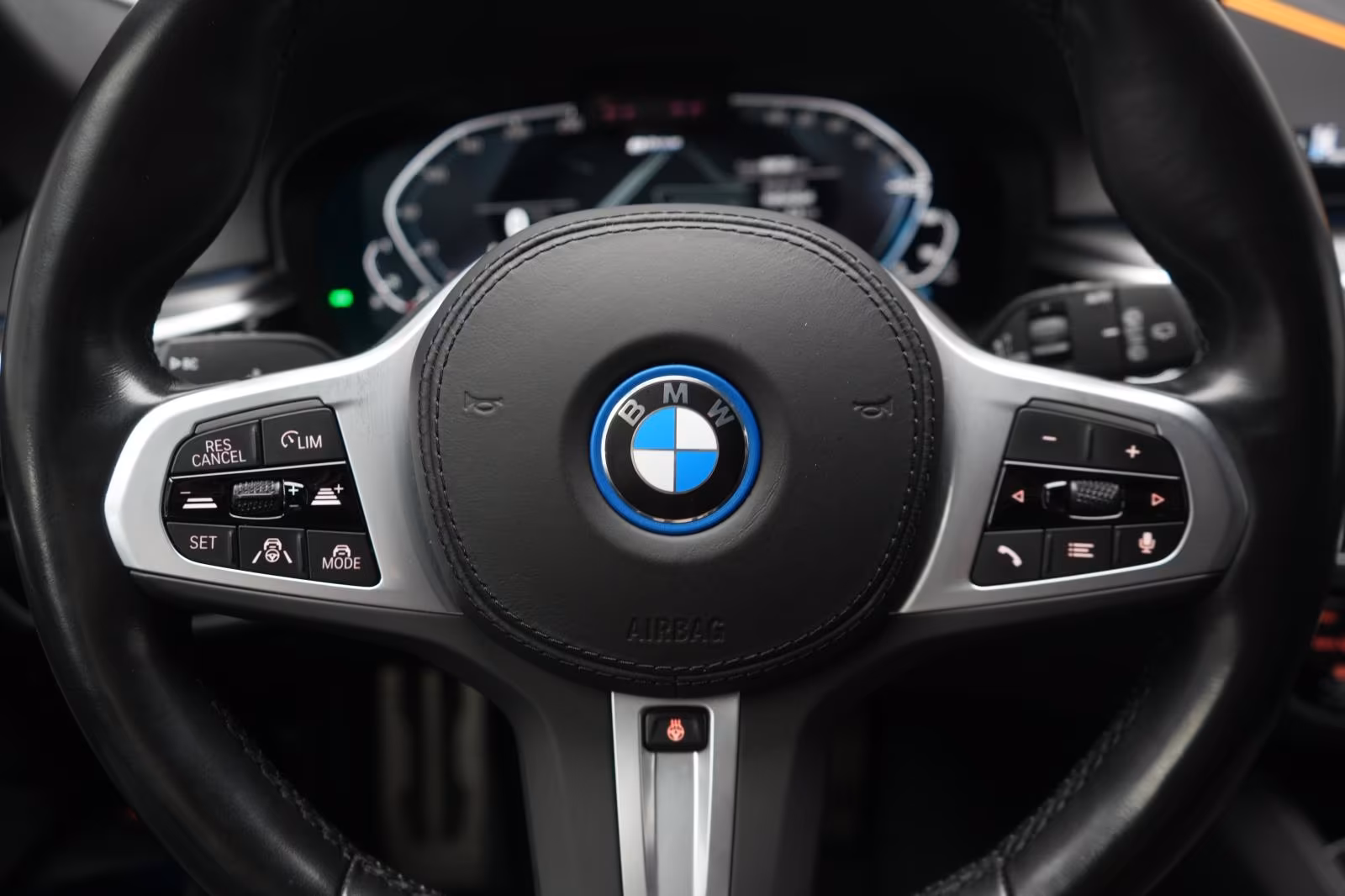 (B-456) BMW(Hybrid) 530 e xDrive Touring M Sport Leder/ACC/Kamera/Vi - Image 14