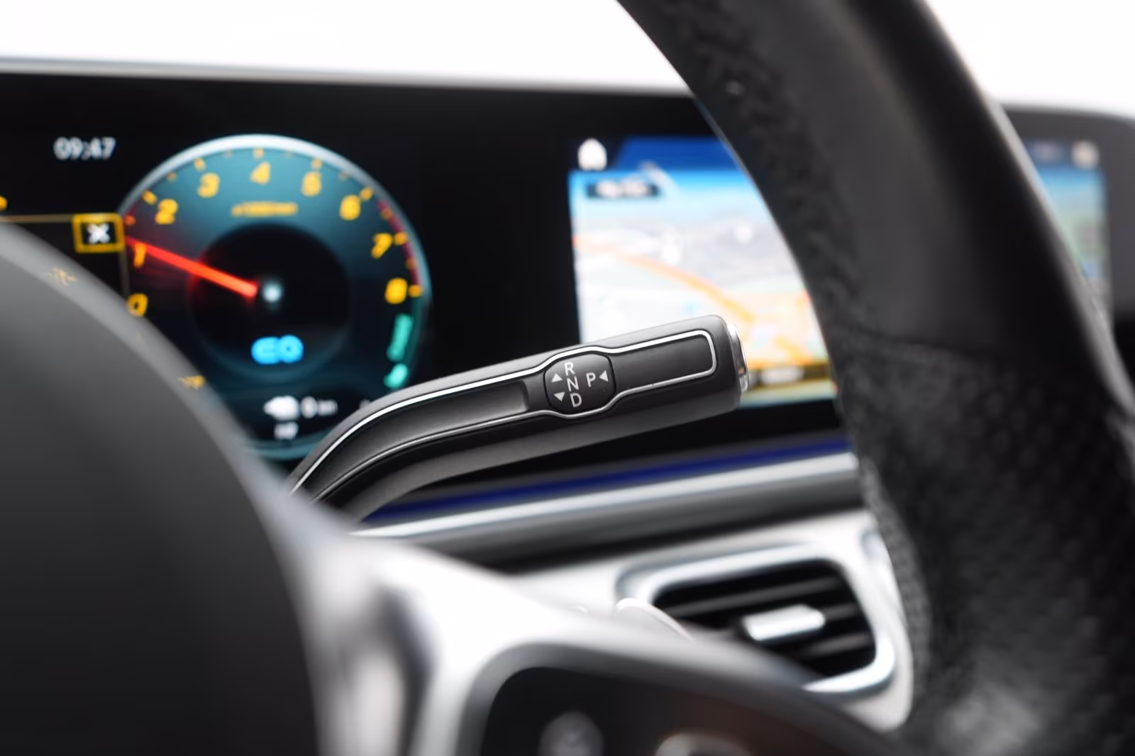 (B-563) Mercedes-Benz(Hybrid) GLE 350 e 4Matic 9G-Tronic AMG Line AHK/Burm - Image 11