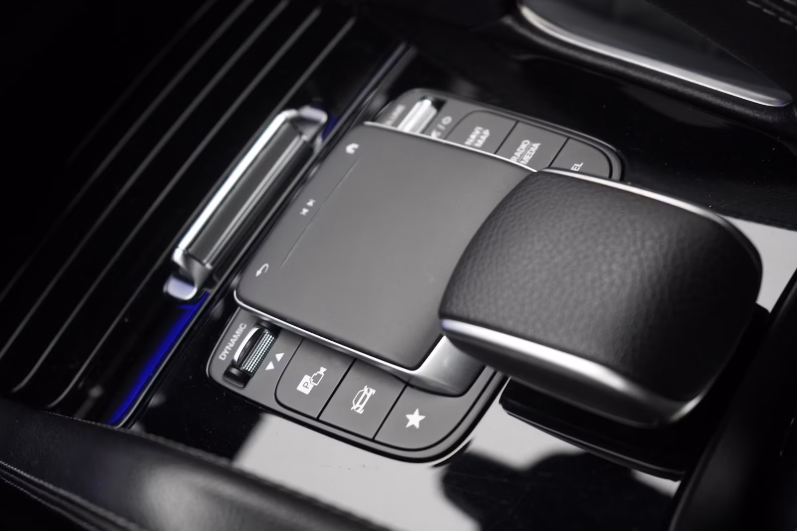 (B-563) Mercedes-Benz(Hybrid) GLE 350 e 4Matic 9G-Tronic AMG Line AHK/Burm - Image 12