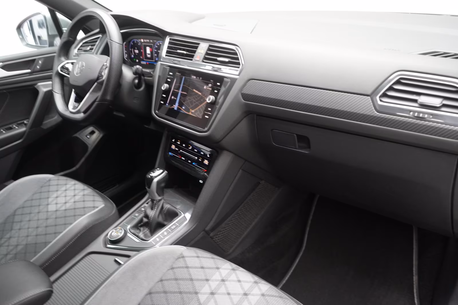 (B-674) Volkswagen(7 ghế) Tiguan Allspace 2.0 TDI 4Motion DSG R-Line ACC/K - Image 10