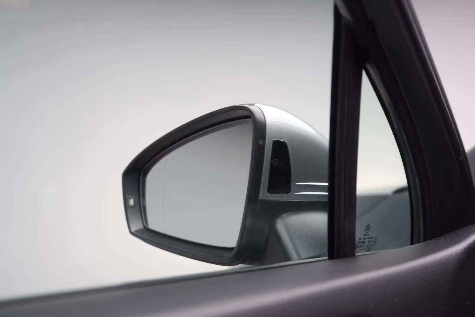 (B-518) Volkswagen Tiguan Allspace 2.0 TSI 4Motion DSG R-Line Leder - Image 23