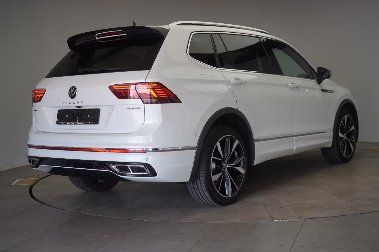 (B-063) Volkswagen Tiguan Allspace 2.0 TDI 4Motion DSG R-Line ACC/V - Image 5