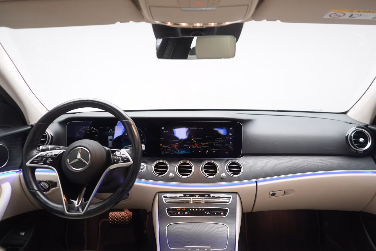 (B-368) Mercedes-Benz(Hybrid) E 300 de 4Matic T 9G-Tronic Avantgarde Distronic - Image 13