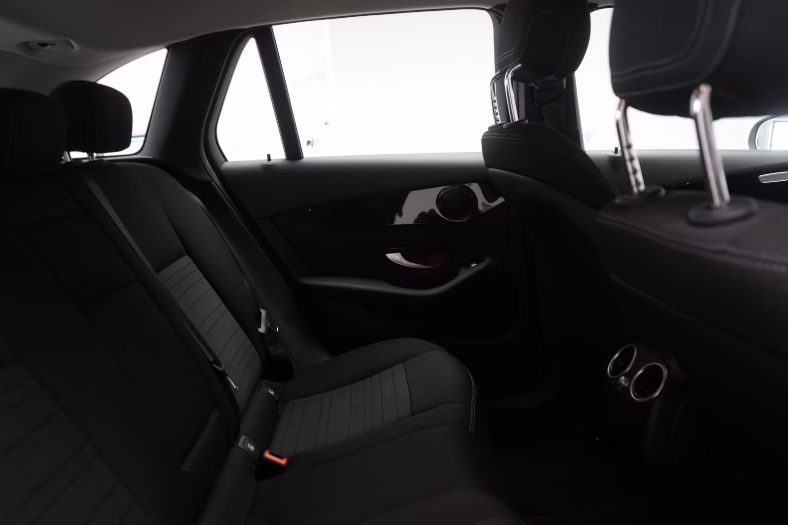 (B-721) Mercedes-Benz GLC 220 d 4Matic 9G-Tronic Autopilot/Distronic/L - Image 10