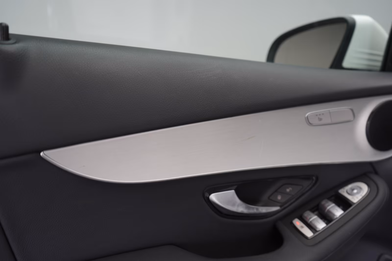 (B-216) Mercedes-Benz(Hybrid) GLC 300 de 4Matic 9G-Tronic Leder/Temp/Kamer - Image 13