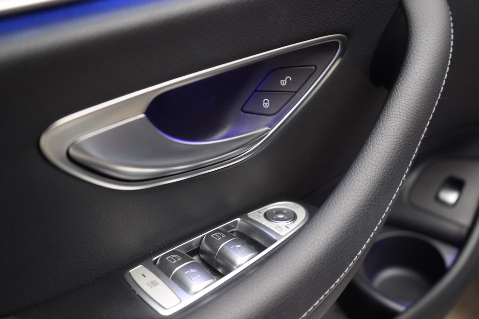 (B-567) Mercedes-Benz(Hybrid) E 300 de 9G-Tronic Avantgarde - Image 15