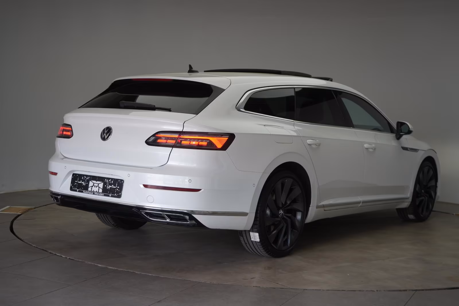 (B-066) Volkswagen Arteon Shooting Brake 2.0 TDI DSG R-Line ACC/Kam - Image 5