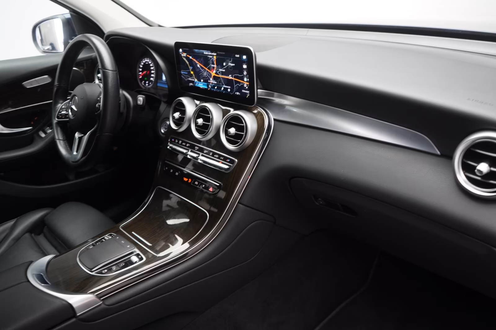 (B-183) Mercedes-Benz(Hybrid) GLC 300 de 4Matic 9G-Tronic Leder/Temp/Kame - Image 10