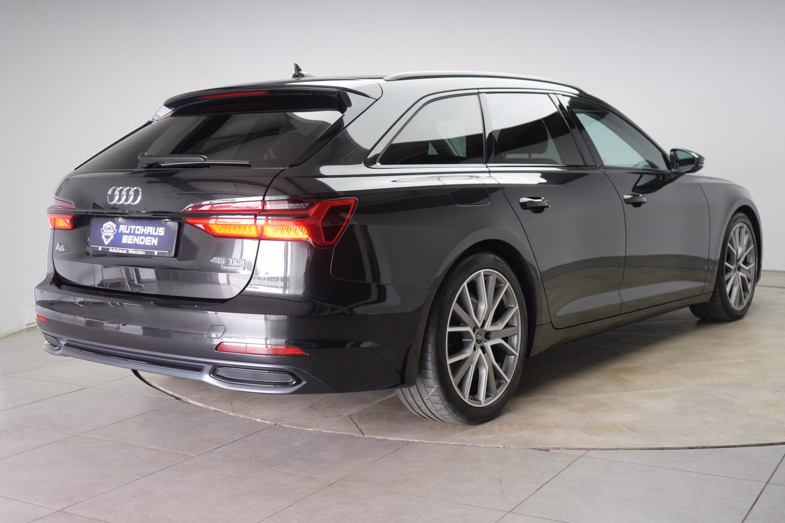 (B-570) Audi A6 45 TDI quattro S tronic S line Navi/Temp/AHK/ - Image 4