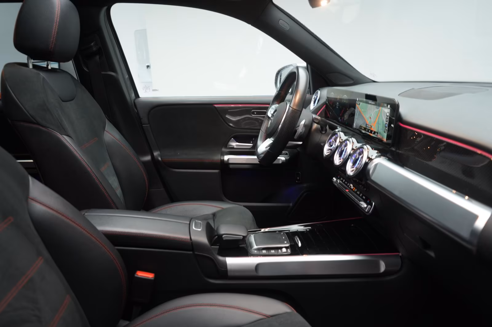 (B-252) Mercedes-Benz GLB 220 d 8G-DCT AMG Distronic/Kamera/Pano/L - Image 9