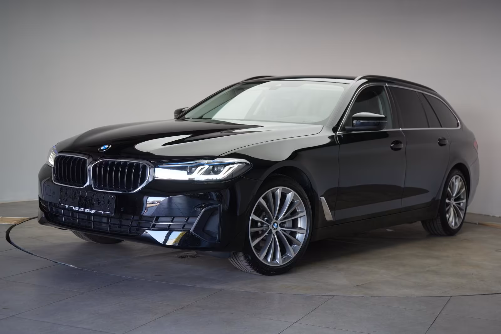 (B-464) BMW 530 i xDrive Touring Leder/Temp/HUD/Kamera/H&K/V - Image 3